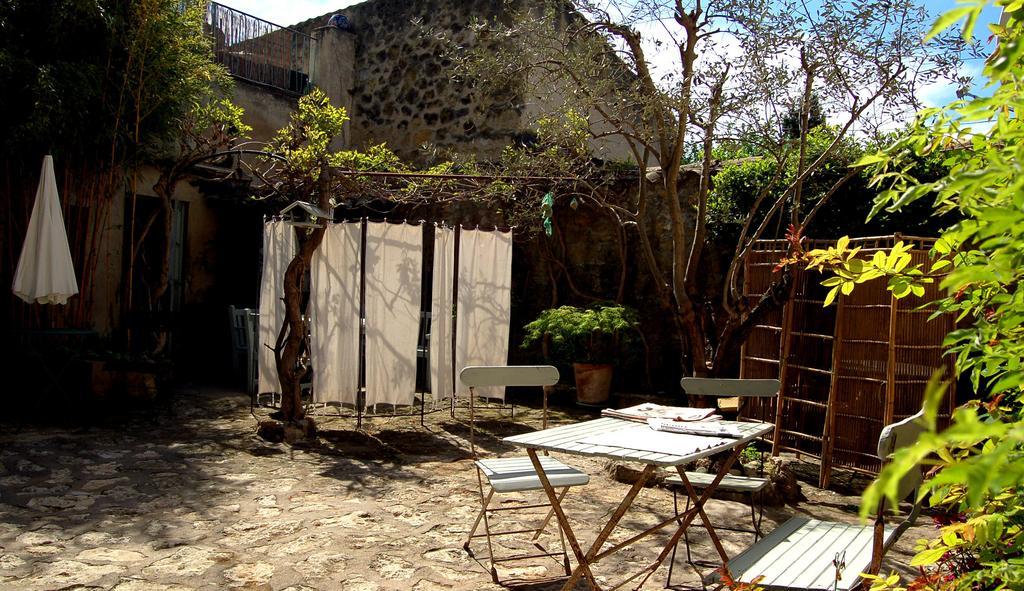 Ancienne Maison Des Gardes Lourmarin Phòng bức ảnh